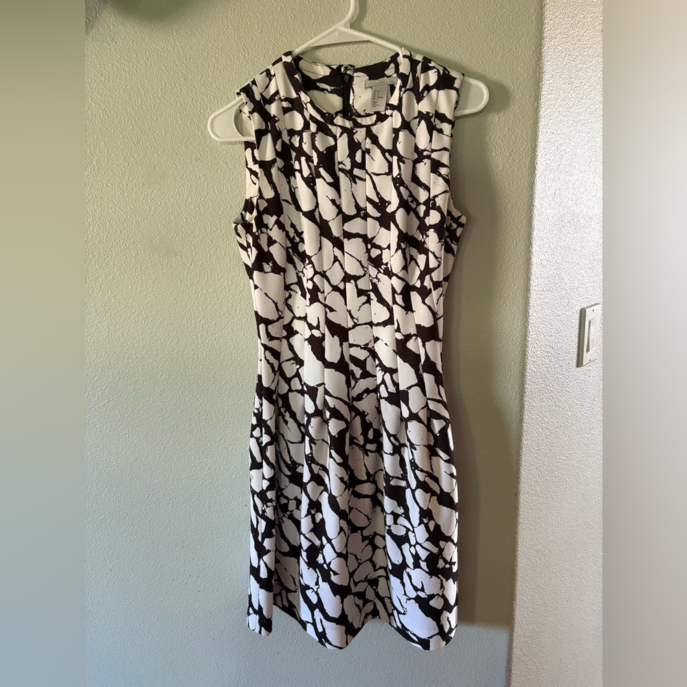 H&M Monochrome Patterned Midi Dress